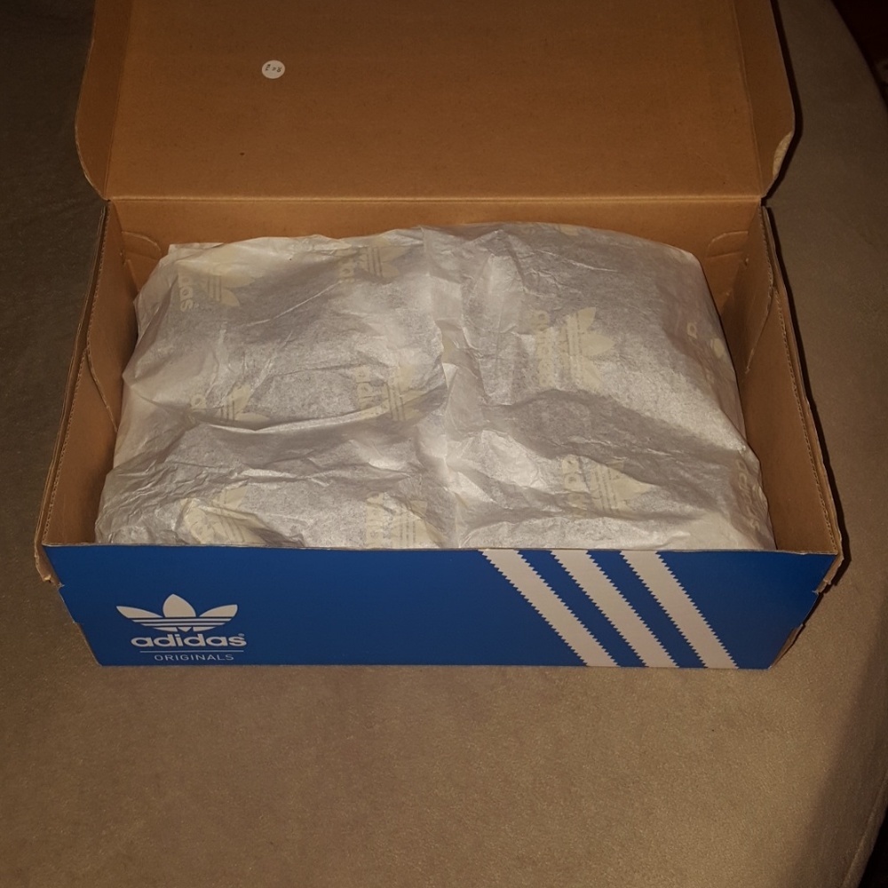 Adidas superstar black/white/gold men's size 9 1/2